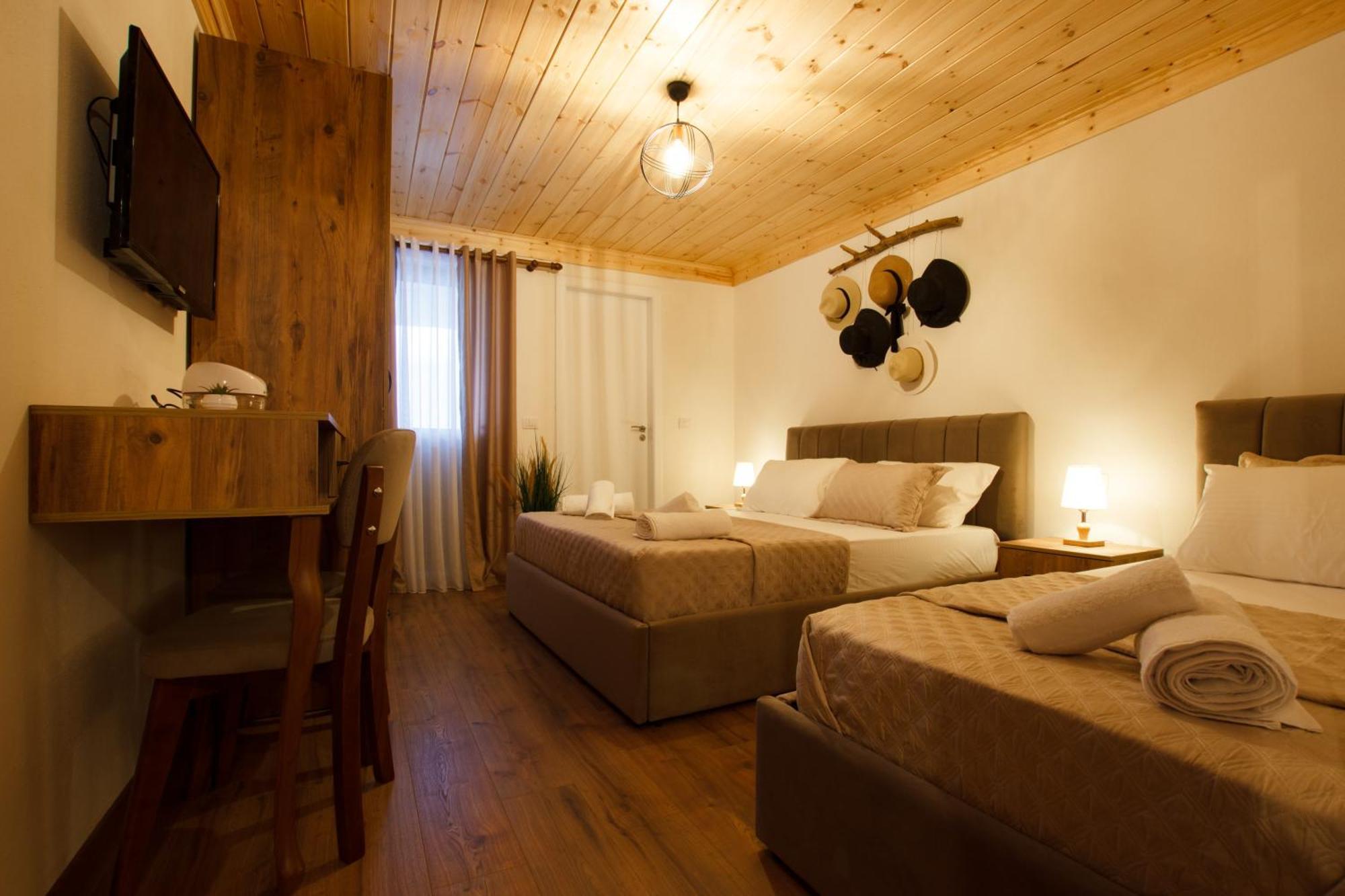 Guva Guest House Гирокастра Экстерьер фото