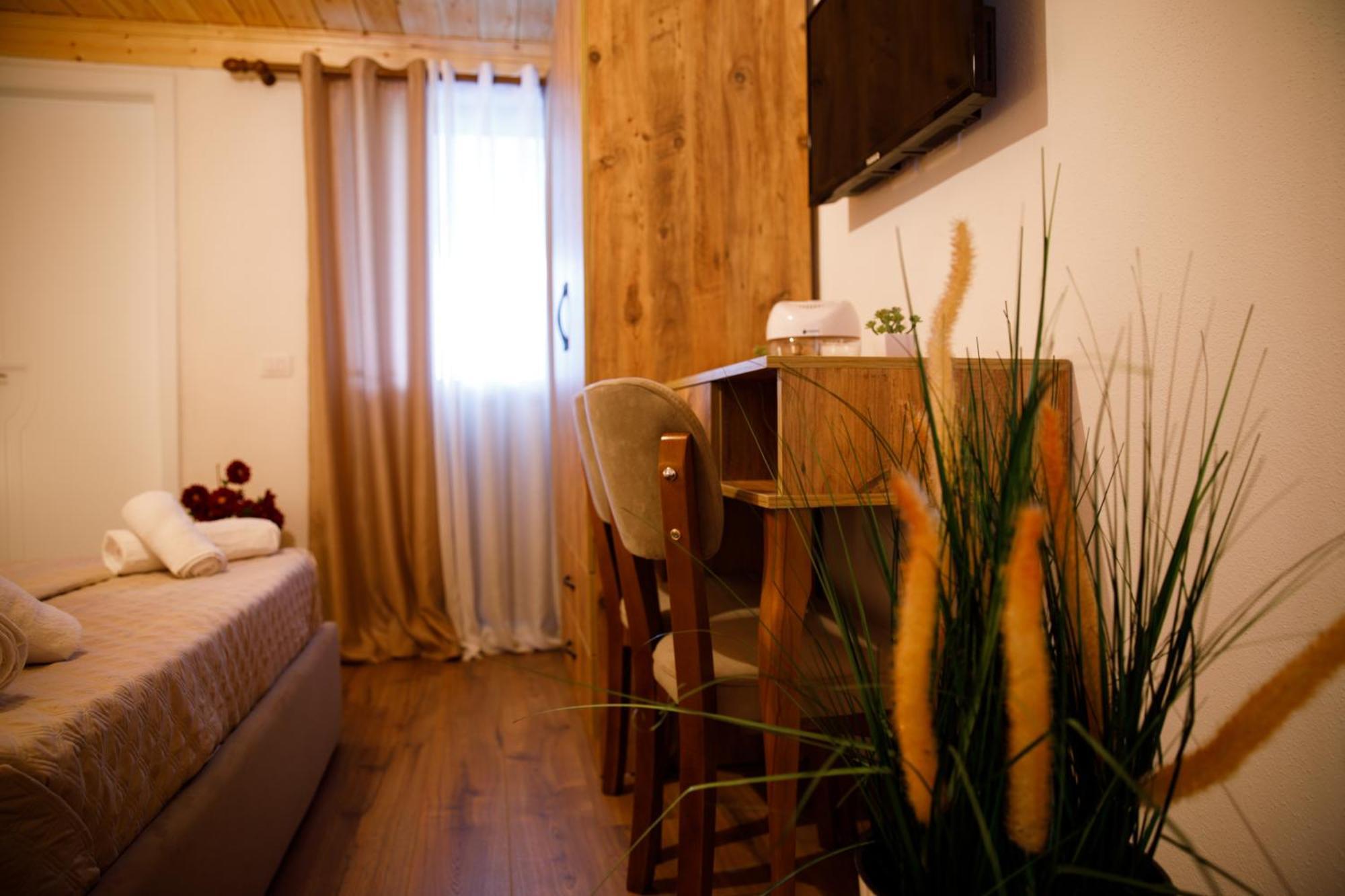 Guva Guest House Гирокастра Экстерьер фото